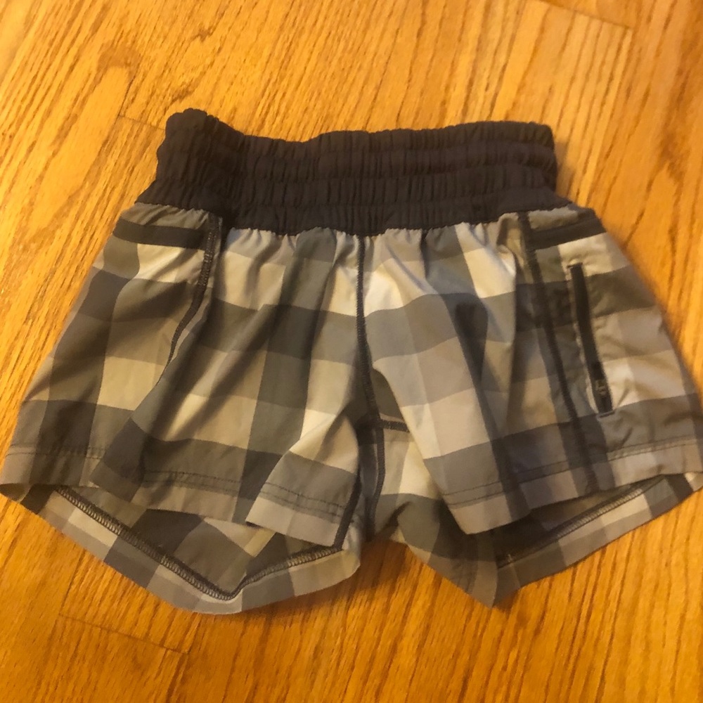 🍋 LULULEMON Tracker Short II 2-Way Stretch